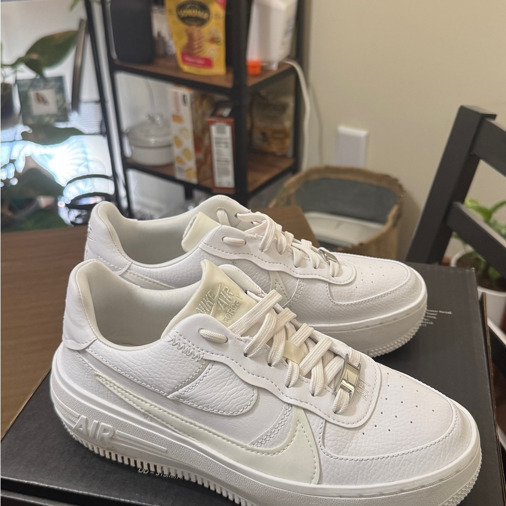 Nike Court Vision Alta sneakers